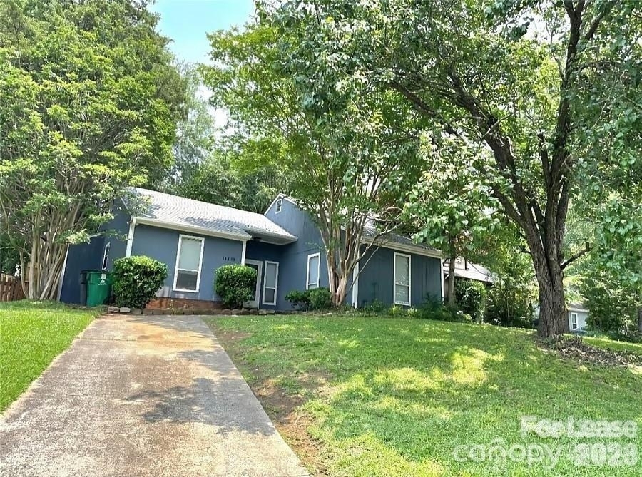 11421 Kingfisher Drive - Photo 0