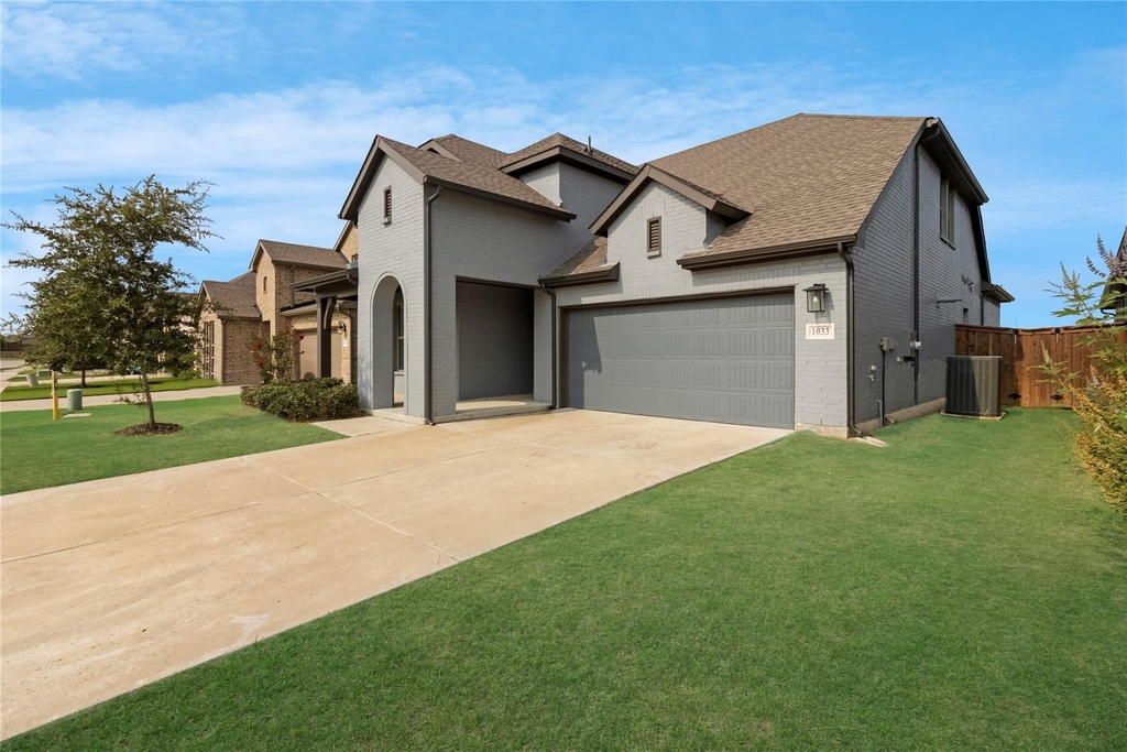 1033 Parkfield Road - Photo 1