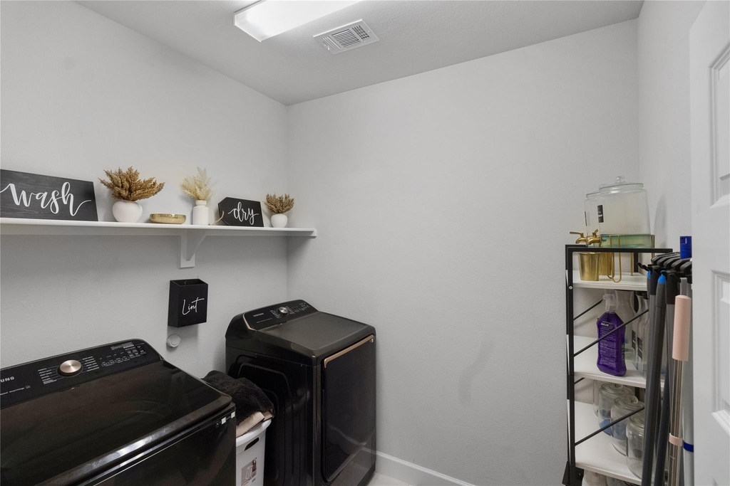 1033 Parkfield Road - Photo 11