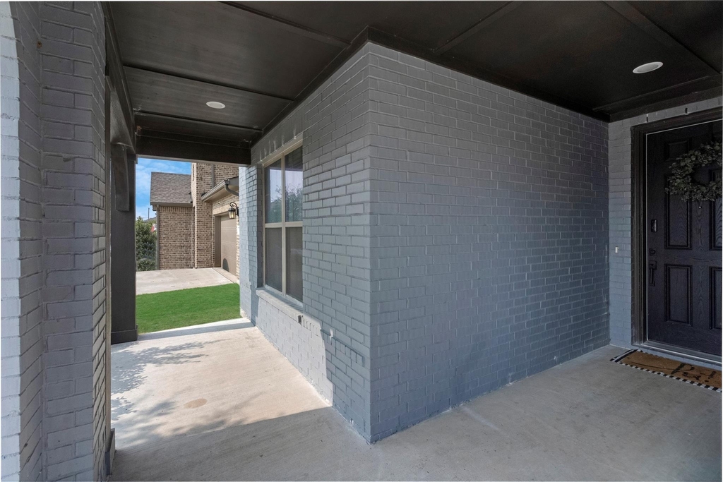 1033 Parkfield Road - Photo 2
