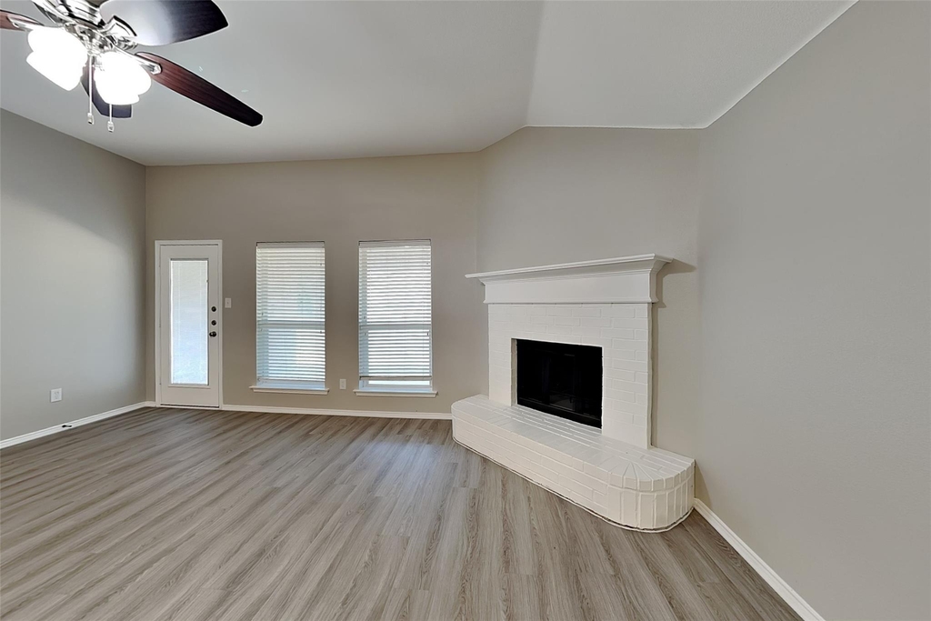 300 Lottie Lane - Photo 2