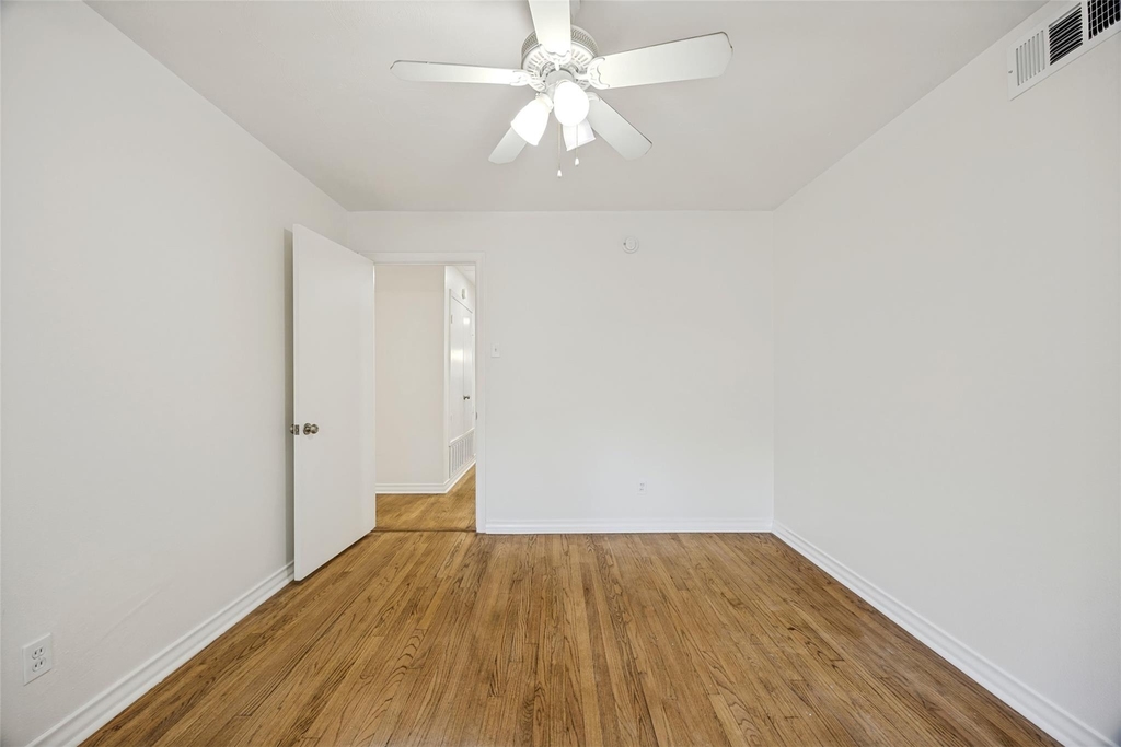 10422 Lake Gardens Drive - Photo 18