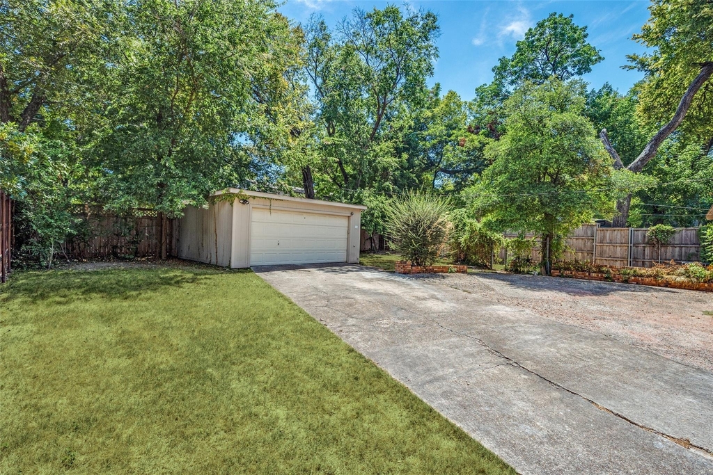10422 Lake Gardens Drive - Photo 22