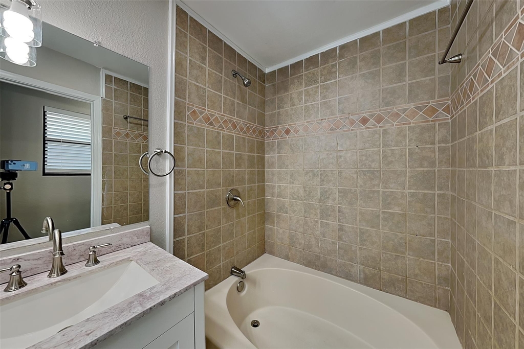 1916 Sharon Drive - Photo 10