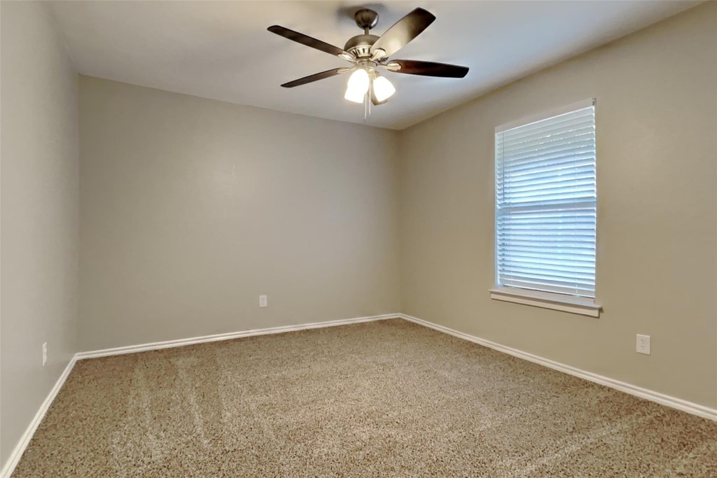 2128 Turf Club Drive - Photo 11
