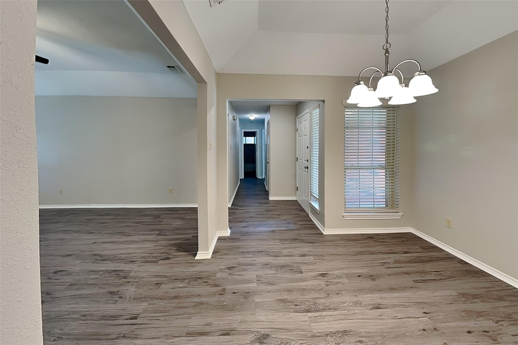 2613 Forestview Drive - Photo 5