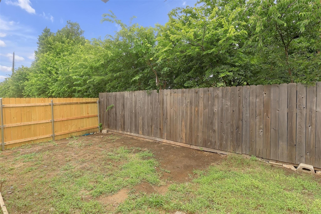 919 Southmoor Drive - Photo 15