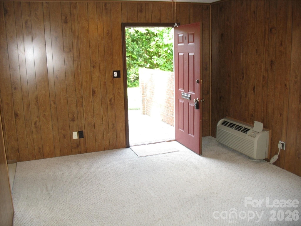 1306 Lomax Avenue - Photo 8