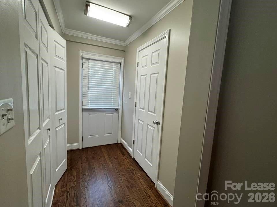 2401 Roslyn Avenue - Photo 13