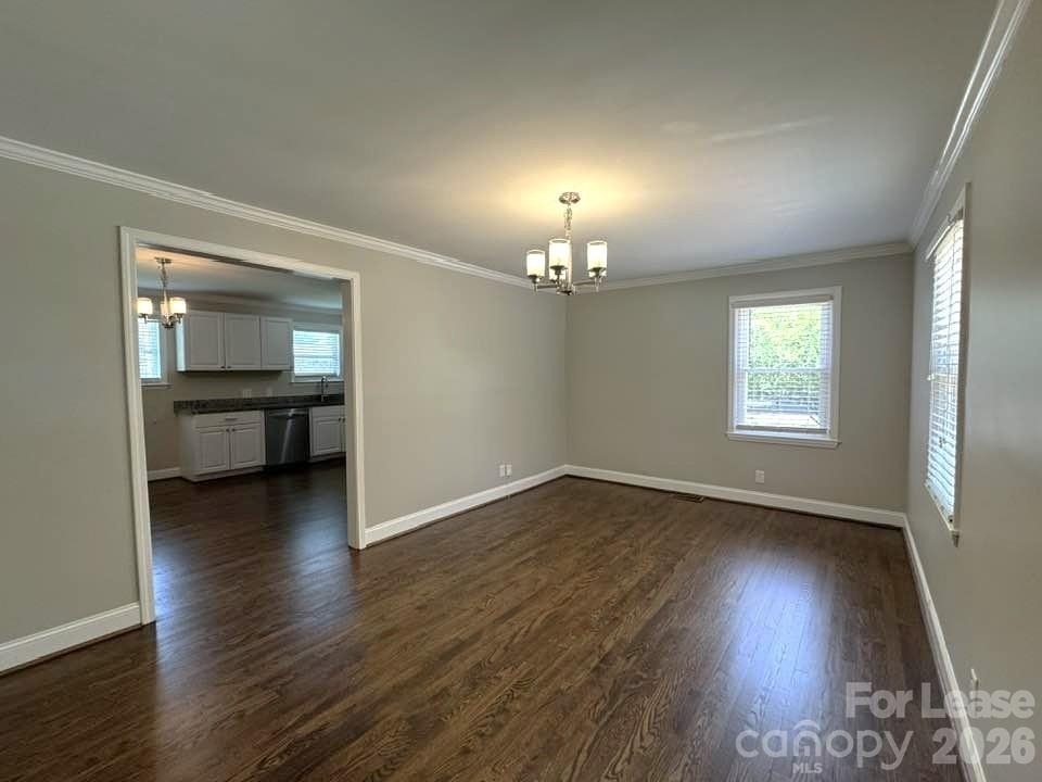 2401 Roslyn Avenue - Photo 7