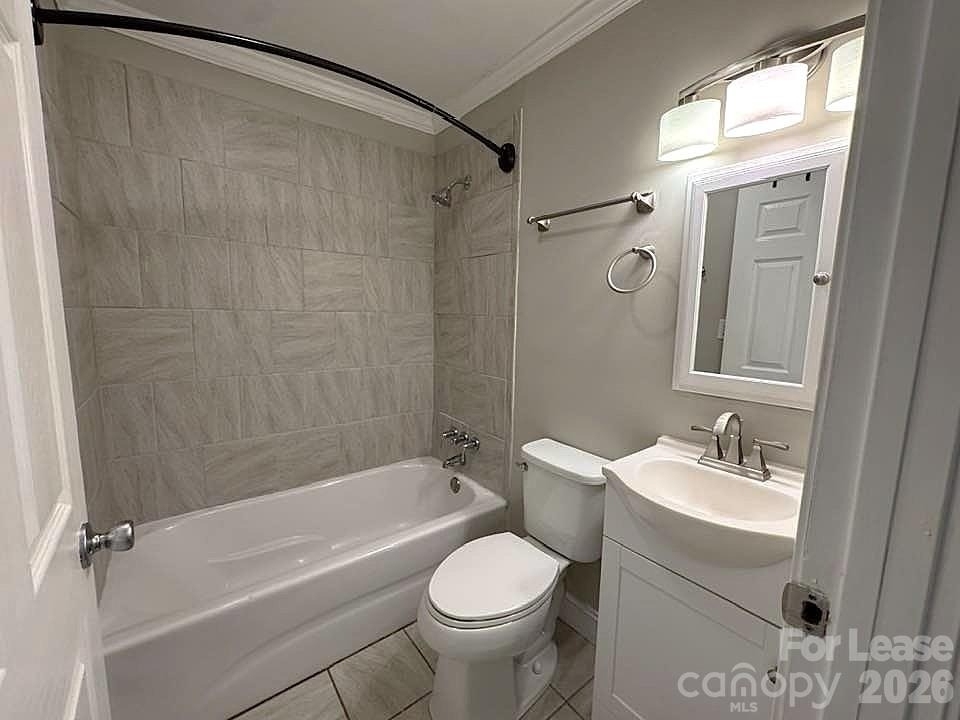 2401 Roslyn Avenue - Photo 10