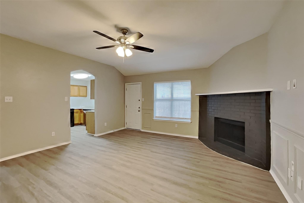 520 Hollyberry Drive - Photo 2