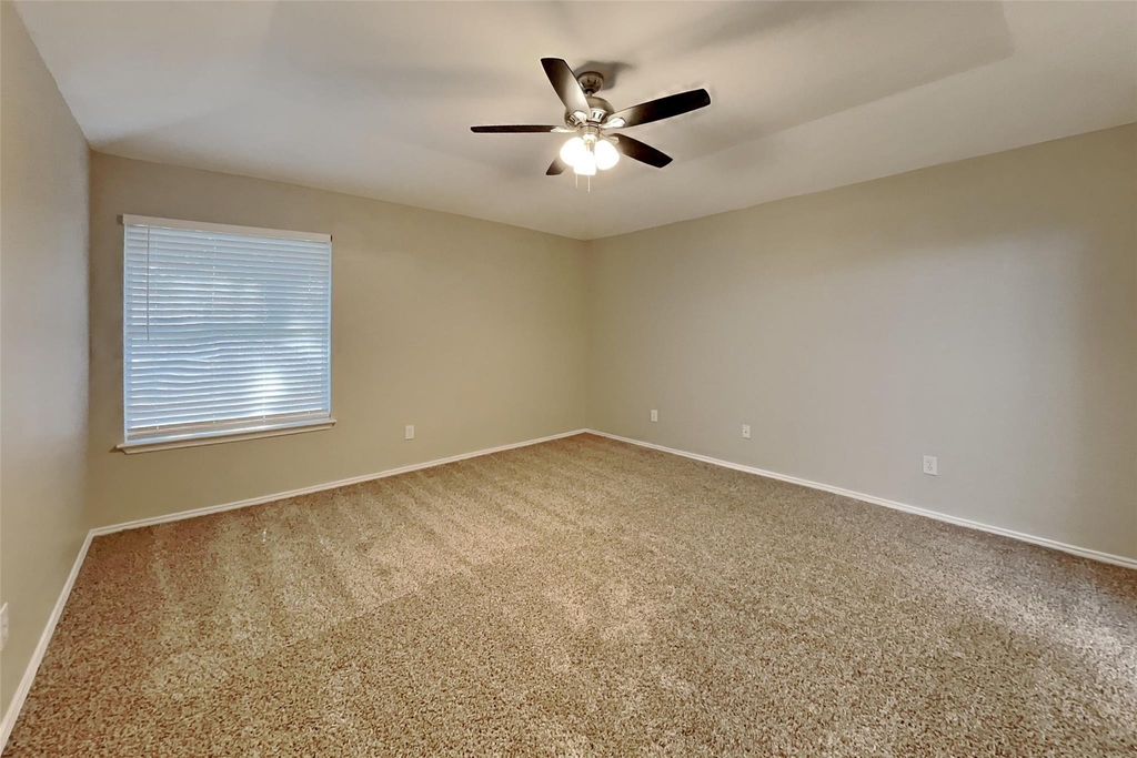 520 Hollyberry Drive - Photo 5