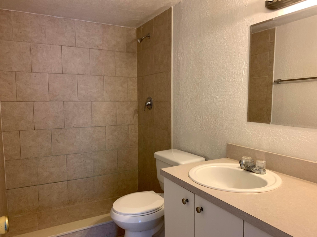 431 Executive Center Drive - Photo 6