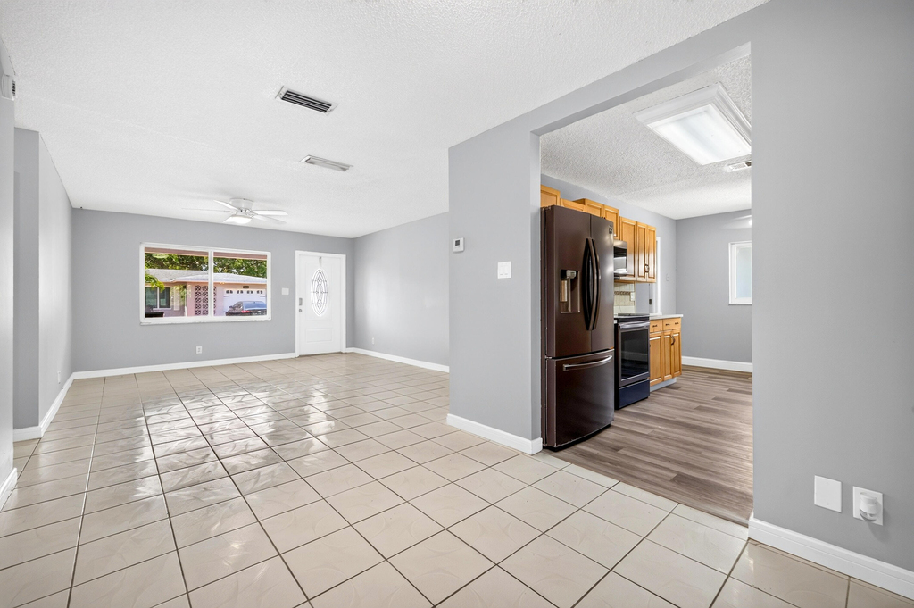 1150 Nw 72nd Terrace - Photo 11