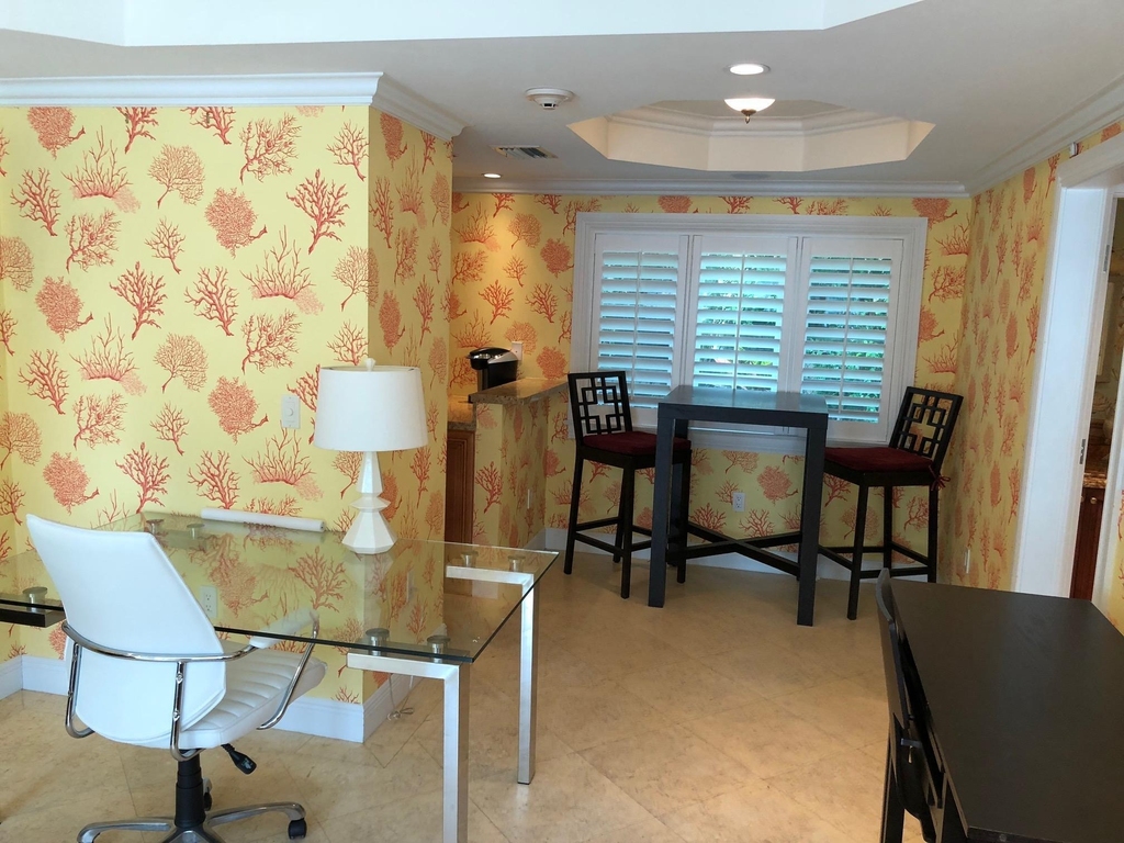 251 Oleander Avenue - Photo 2