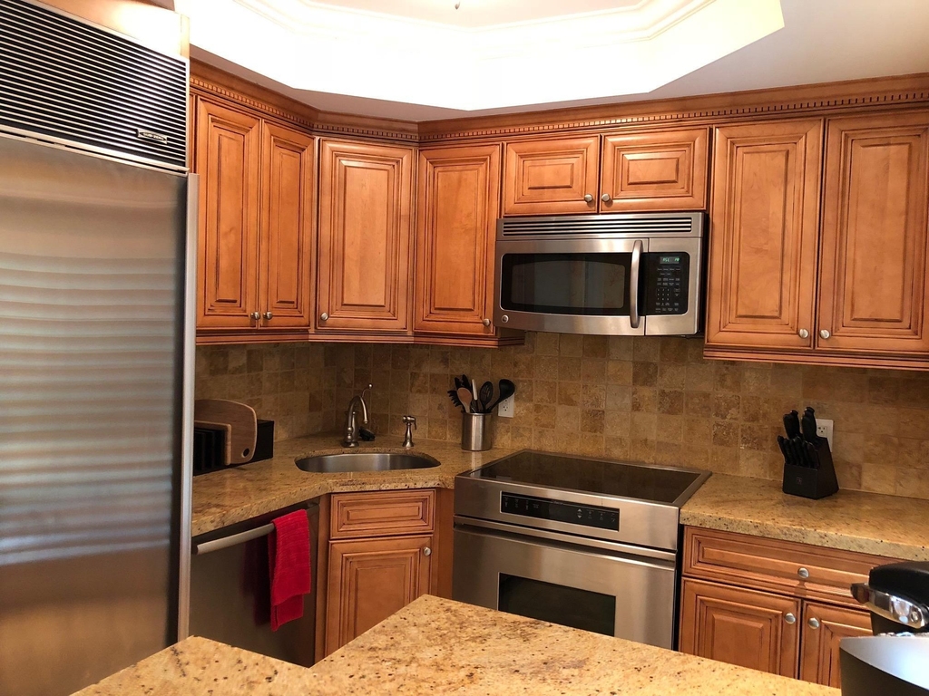 251 Oleander Avenue - Photo 3