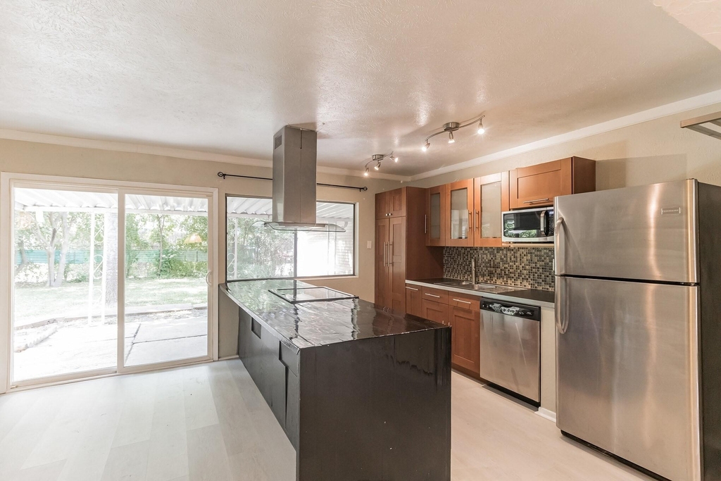 3117 San Diego Drive - Photo 0
