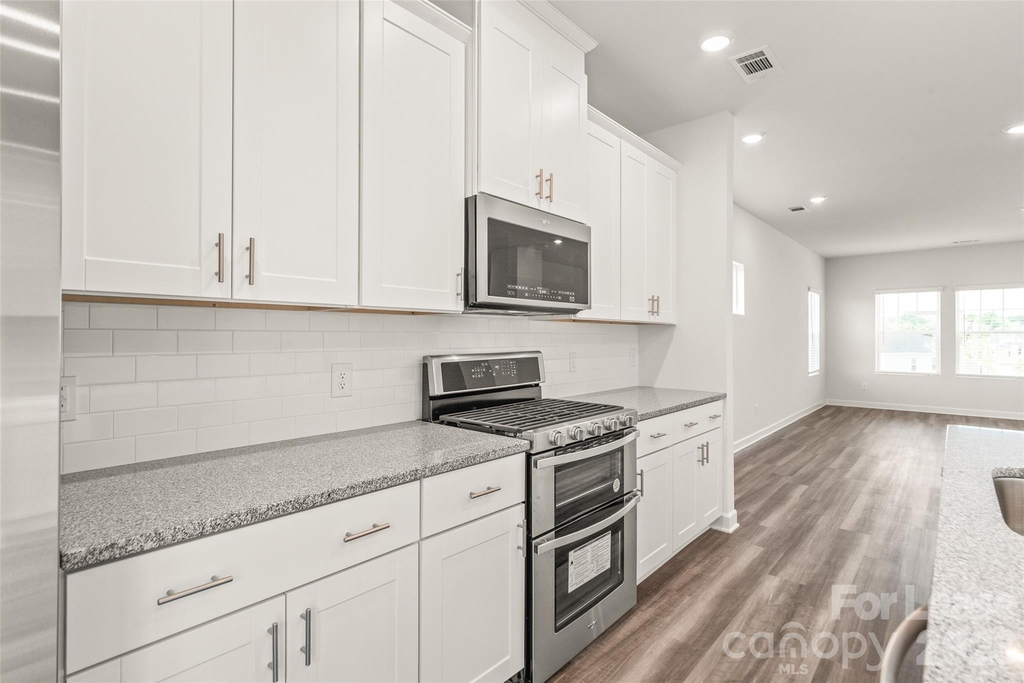 7136 Bryce Avenue - Photo 13