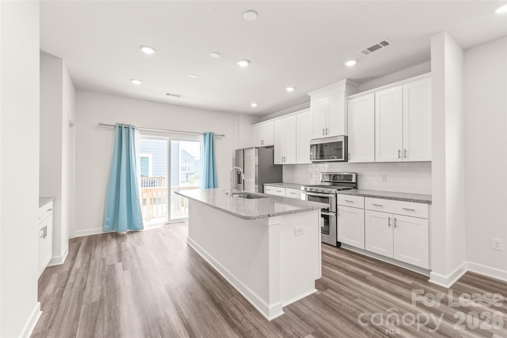 7136 Bryce Avenue - Photo 10