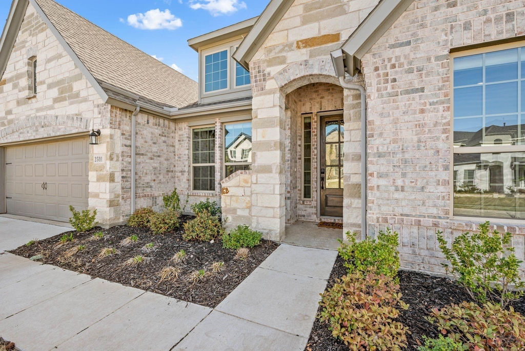 2501 Bedford Road - Photo 2