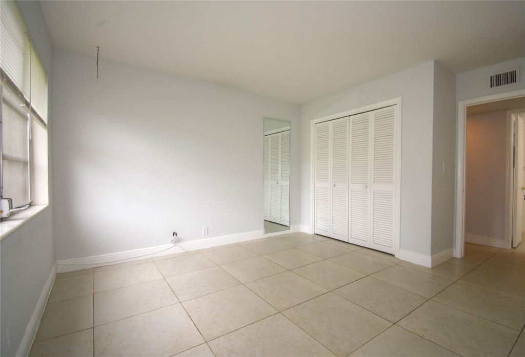 9 Ne 19th Court - Photo 6