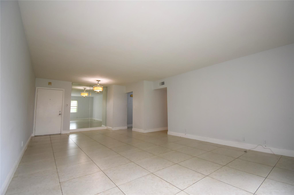 9 Ne 19th Court - Photo 13