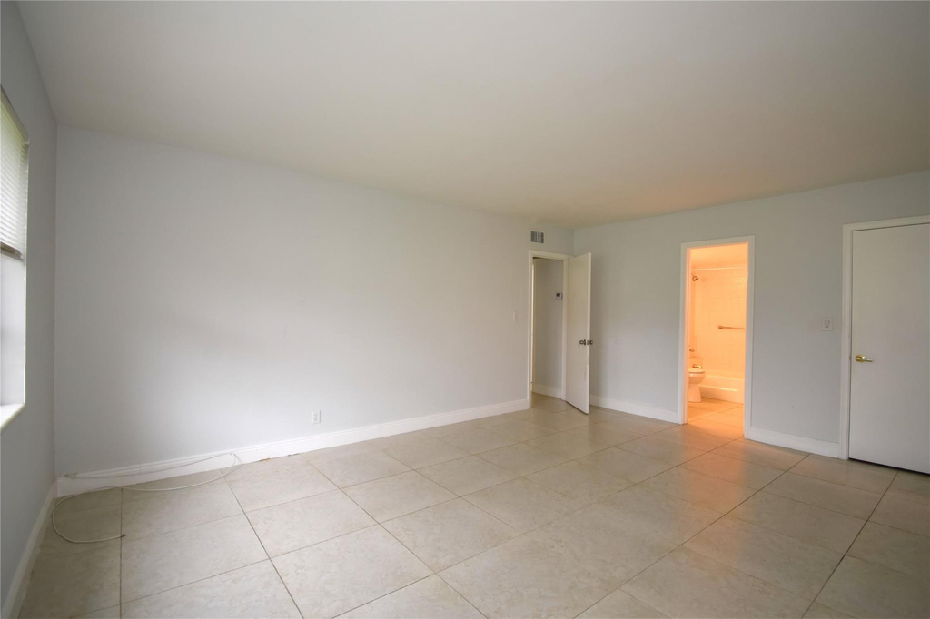 9 Ne 19th Court - Photo 19