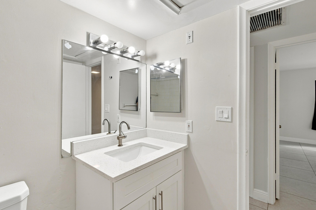 9 Ne 19th Court - Photo 21
