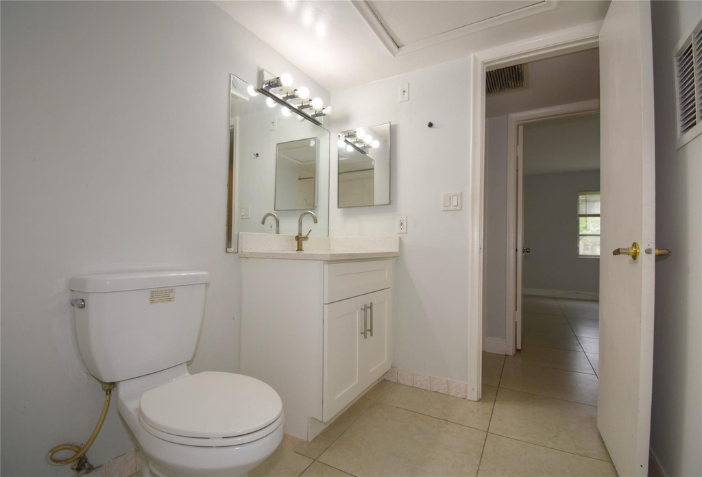 9 Ne 19th Court - Photo 8