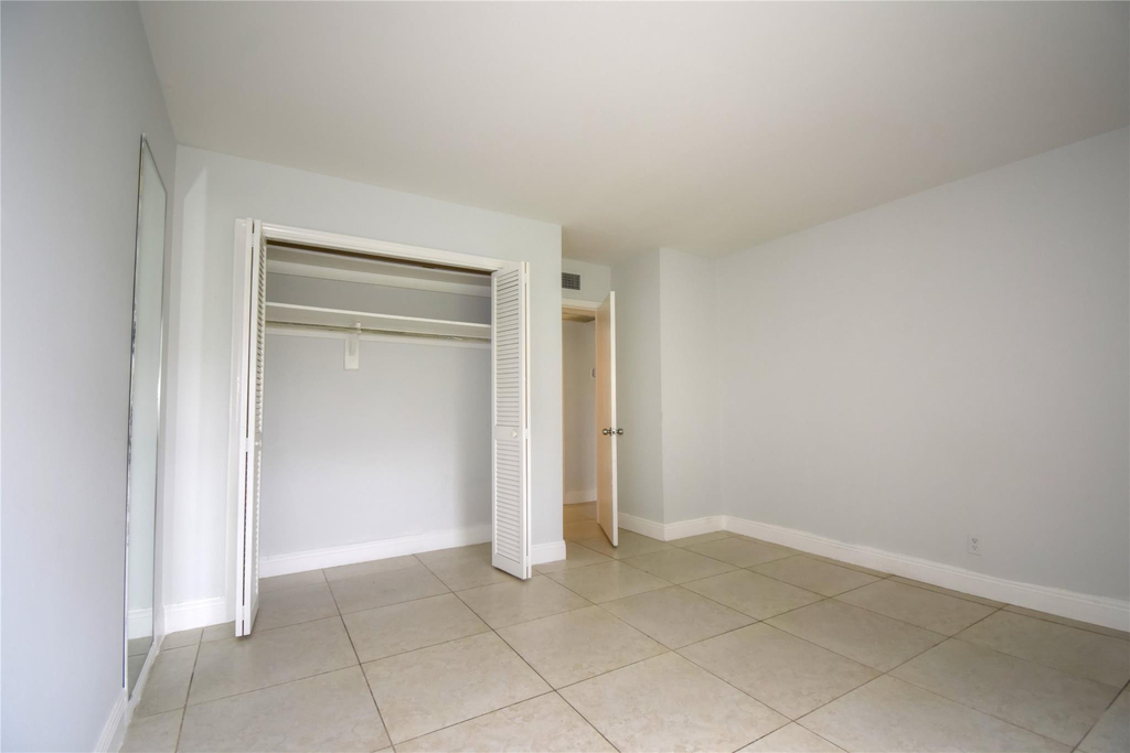 9 Ne 19th Court - Photo 5