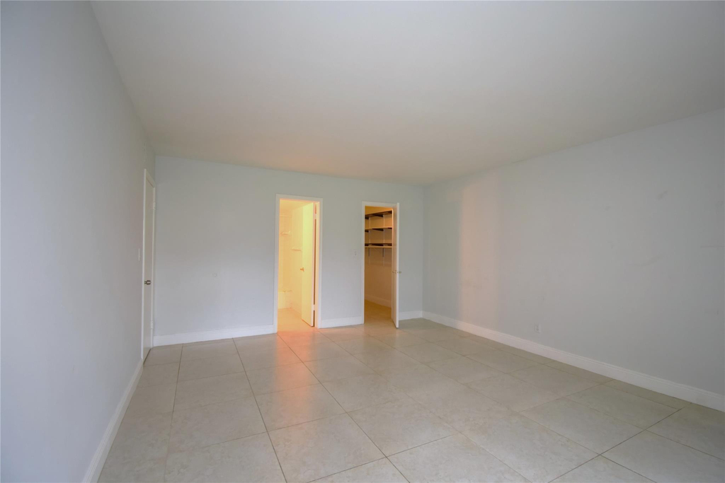 9 Ne 19th Court - Photo 17