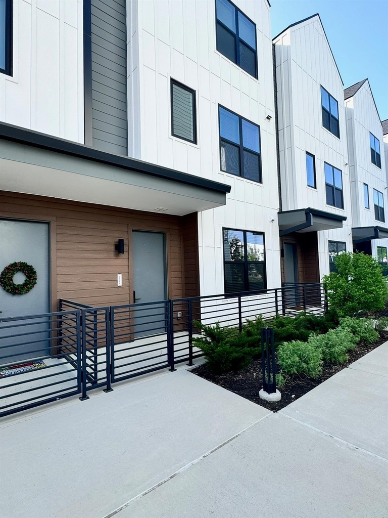 2100 Legacy Drive - Photo 35
