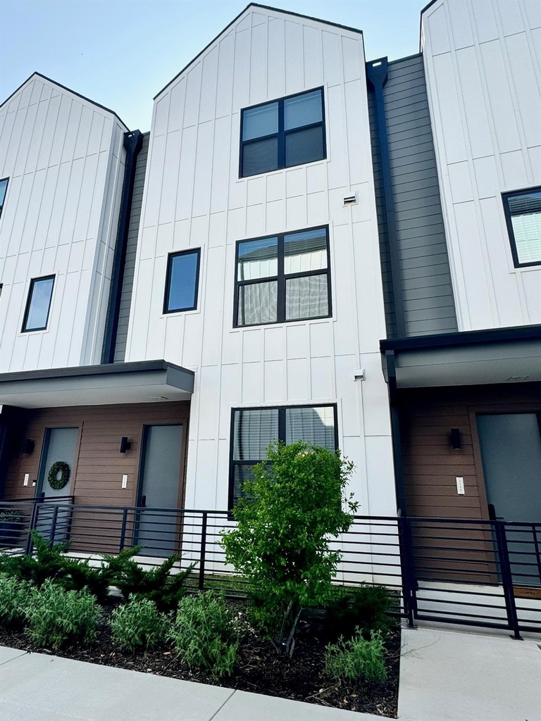 2100 Legacy Drive - Photo 3