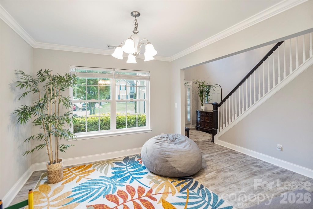 415 Courtland Court - Photo 3