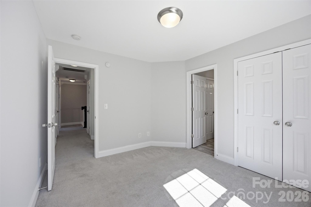 415 Courtland Court - Photo 17