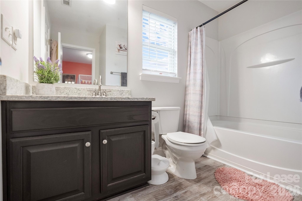 415 Courtland Court - Photo 18