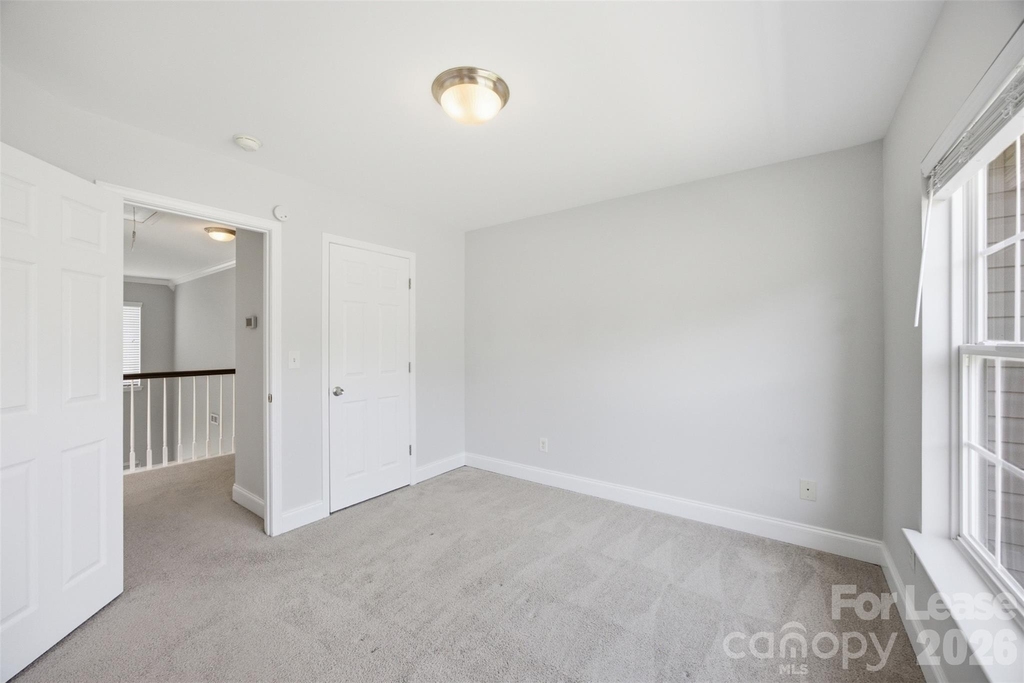 415 Courtland Court - Photo 15