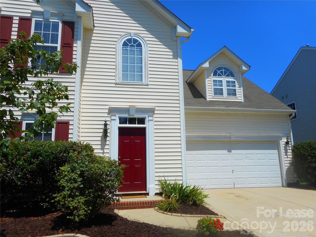 1018 Fountainbrook Drive - Photo 2