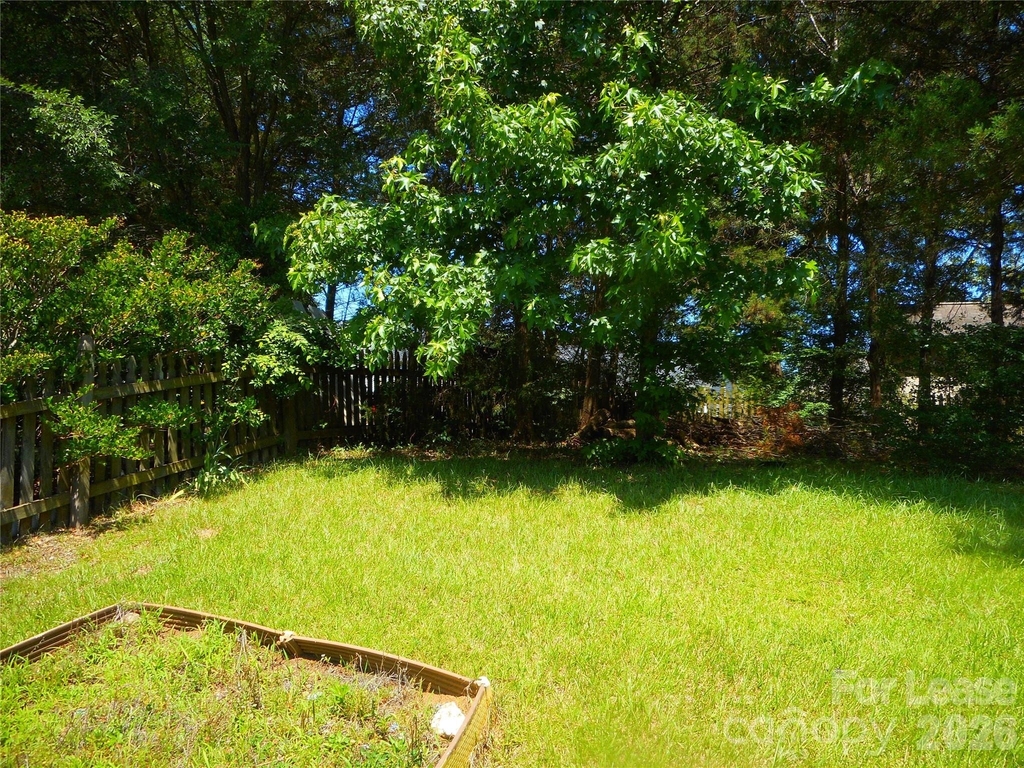 1018 Fountainbrook Drive - Photo 11