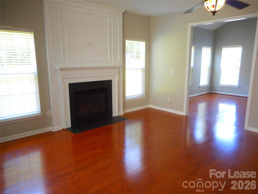 1018 Fountainbrook Drive - Photo 3