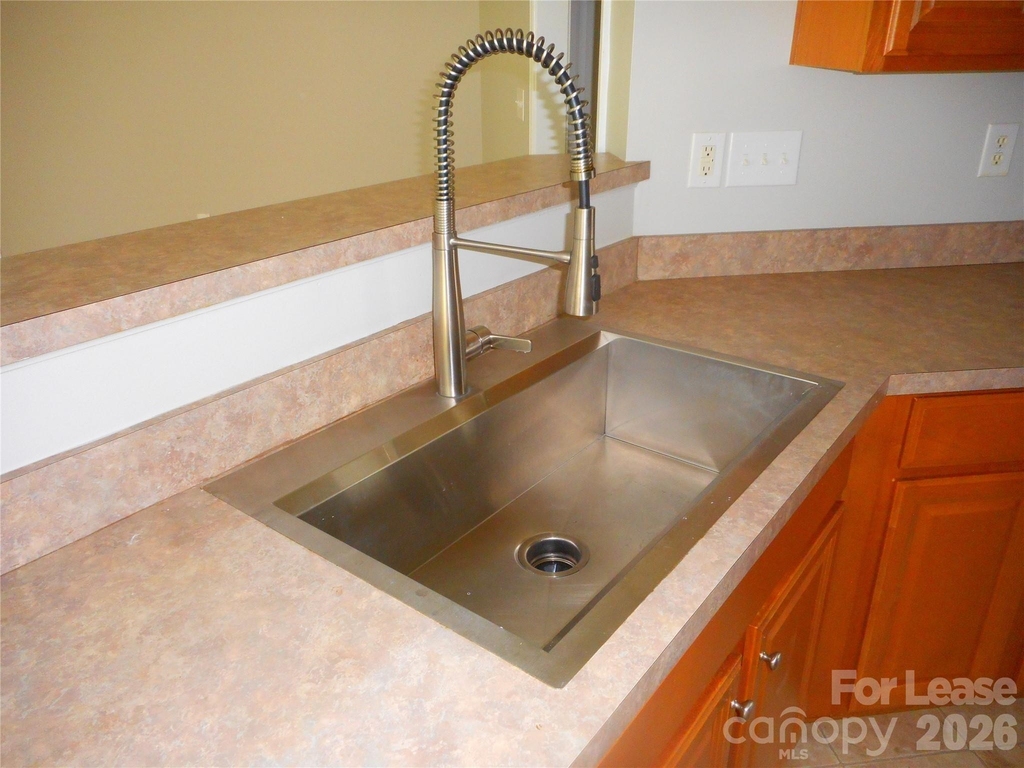 1018 Fountainbrook Drive - Photo 4