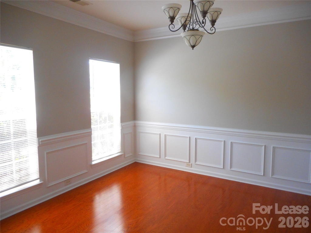 1018 Fountainbrook Drive - Photo 8