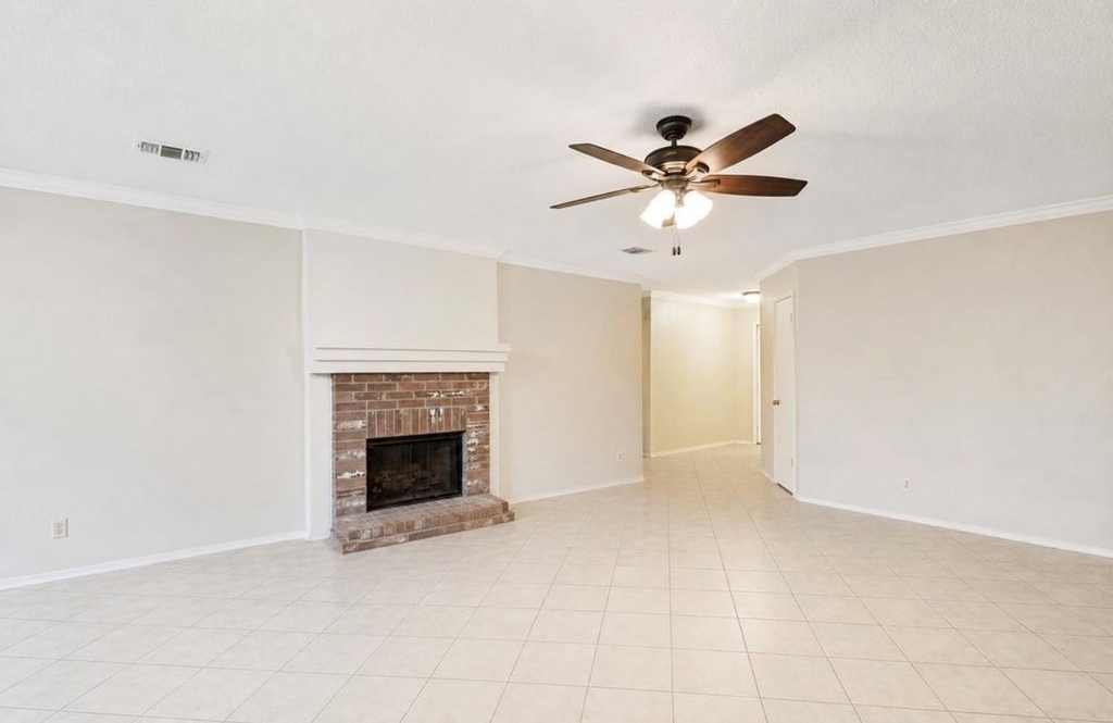 3118 Legend Drive - Photo 2
