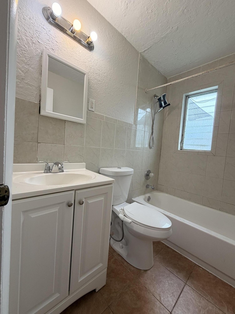 609 20th Street - Photo 9