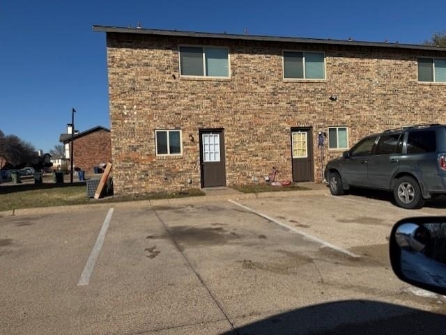 2802 Wimbledon Court - Photo 1
