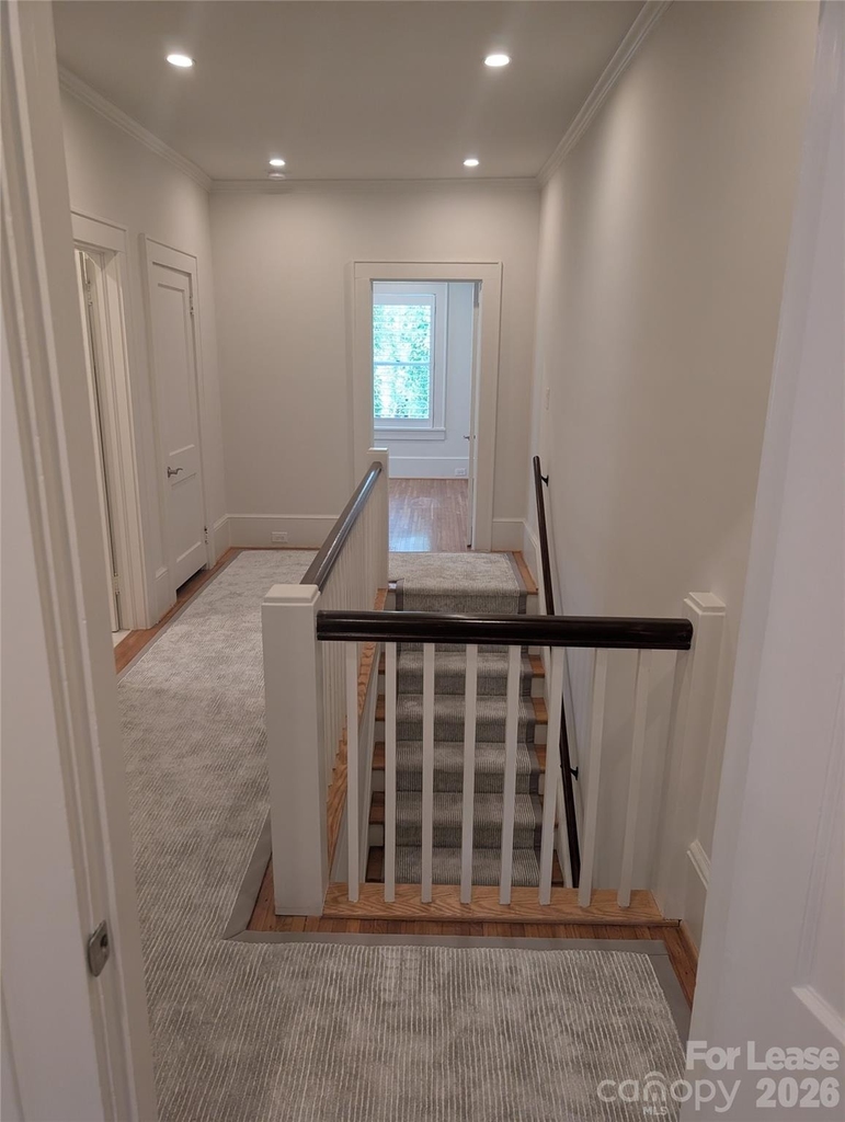 923 Henley Place - Photo 18