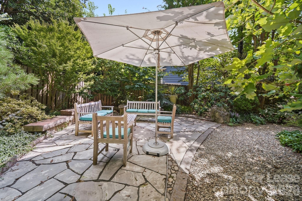 923 Henley Place - Photo 42