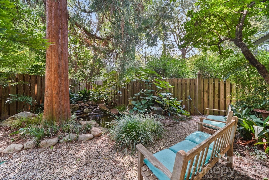 923 Henley Place - Photo 38