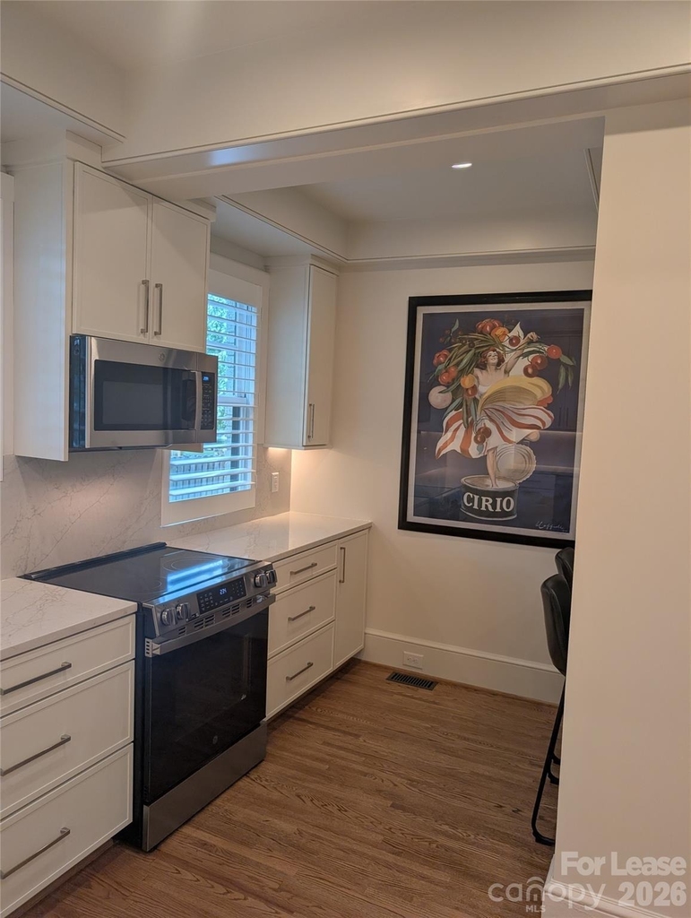923 Henley Place - Photo 6